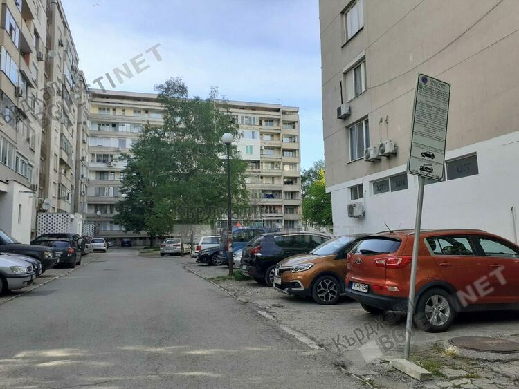 Живущите в „Младост“ в протестна готовност, настояват да се реши проблема с паркоместата на Синята зона в комплекса