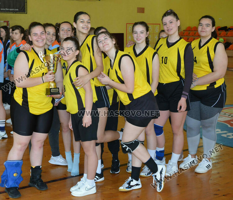 Хандбалният тим на Царската гимназия е вицешампион на Ученическите игри