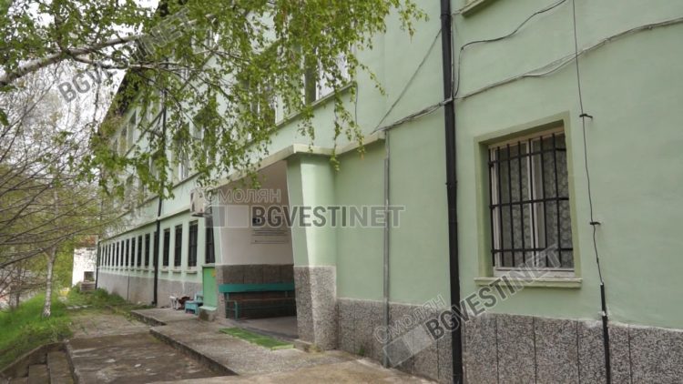 Издадоха книга за стогодишнината на училището в с.Търън