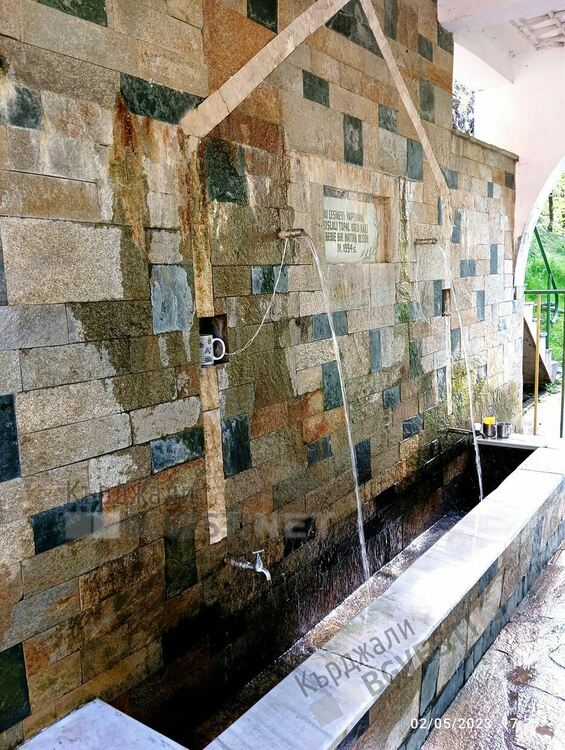 Дамбалъ очаква посетители от цялата страна, в нощта срещу Гергьовден/Хъдърлез/ дъбравата шуми особено