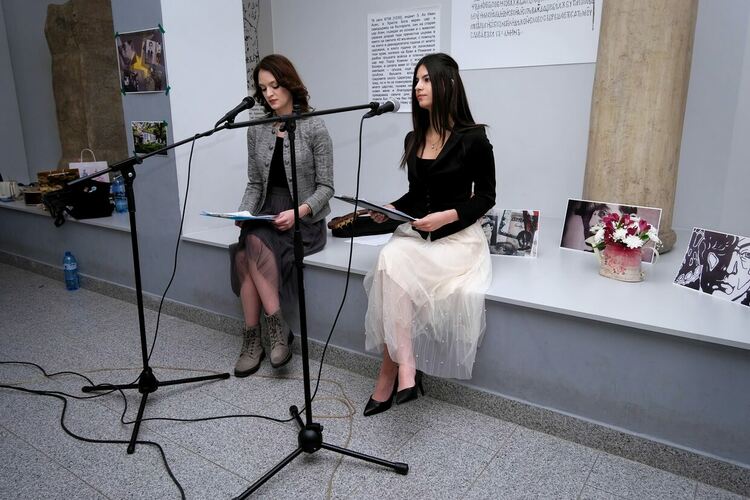 В открит урок ученици от Езиковата научиха за живота и делото на Гео Милев