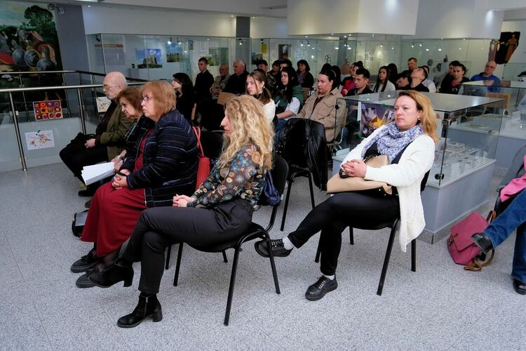 В открит урок ученици от Езиковата научиха за живота и делото на Гео Милев