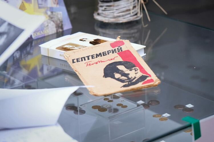 В открит урок ученици от Езиковата научиха за живота и делото на Гео Милев