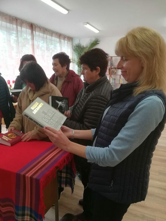 Нидал Алгафари представи новия си роман "Рано или късно"