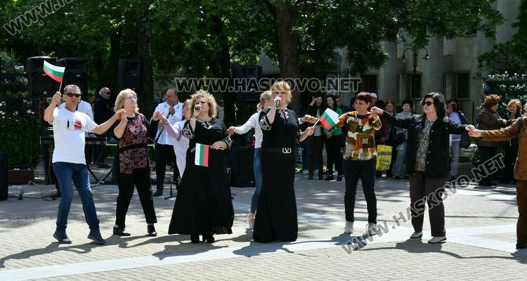  Хасково отбеляза Гергьовден и празника на Българската армия на площада