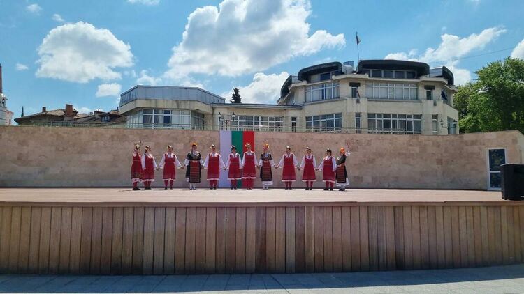 Асеновград отбеляза Деня на храбростта тържествено (снимки)