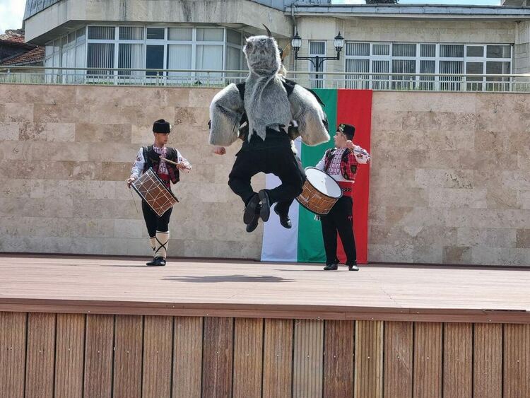 Асеновград отбеляза Деня на храбростта тържествено (снимки)