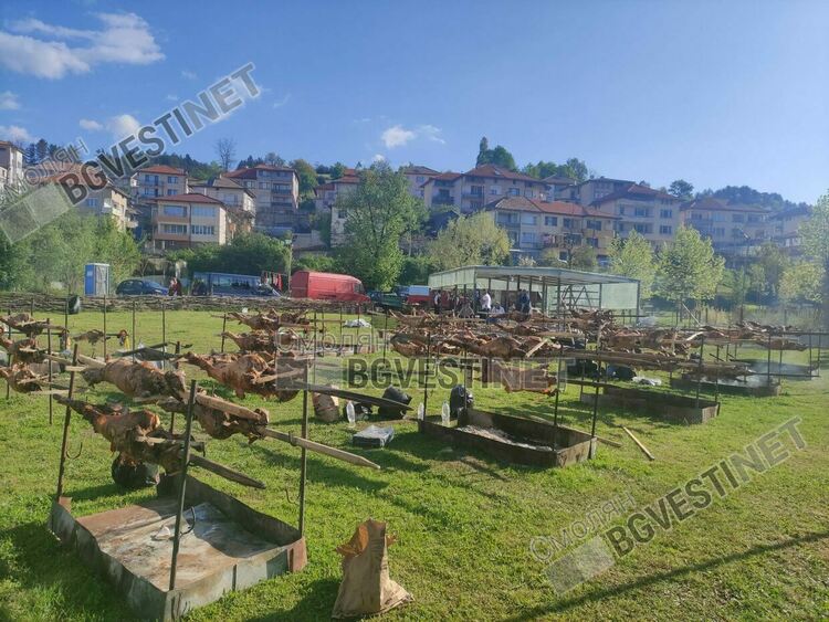 Стотици изпълниха Златоград за празника на чевермето