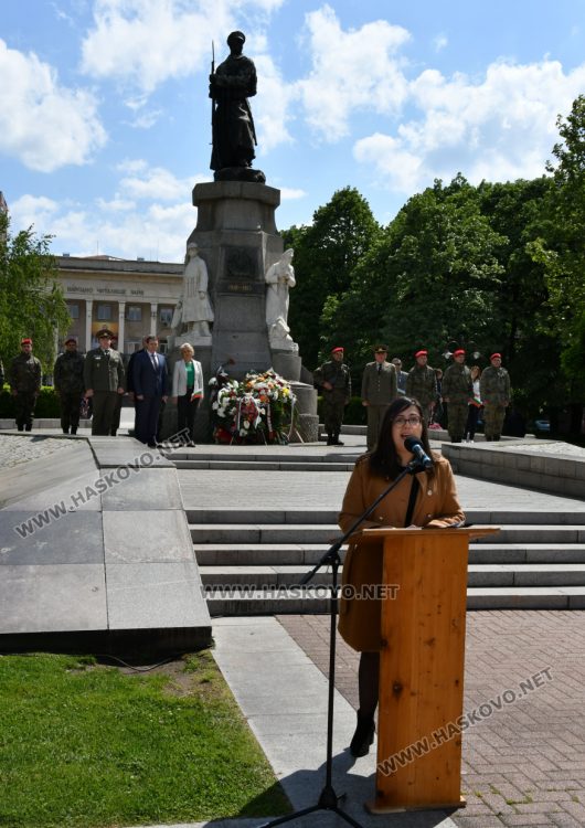  Хасково отбеляза Гергьовден и празника на Българската армия на площада