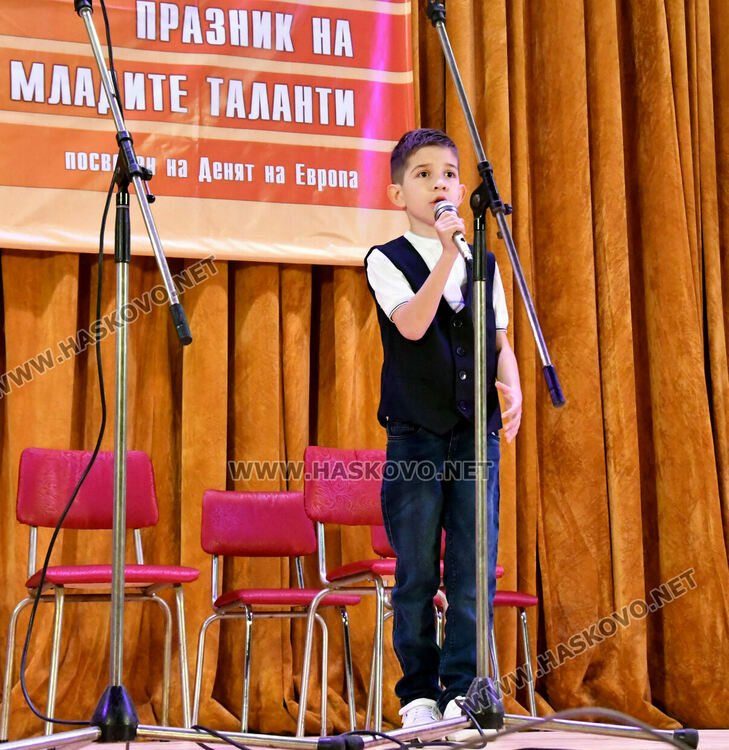 Млади таланти се изявяват на сцената на Читалище "Заря"
