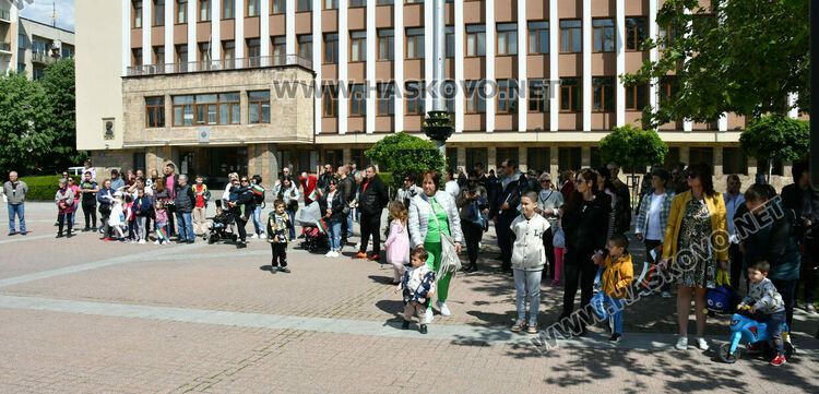  Хасково отбеляза Гергьовден и празника на Българската армия на площада