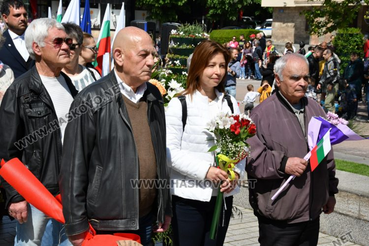  Хасково отбеляза Гергьовден и празника на Българската армия на площада