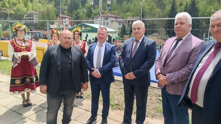 И президентът Петър Стоянов уважи празника на Баните /галерия/