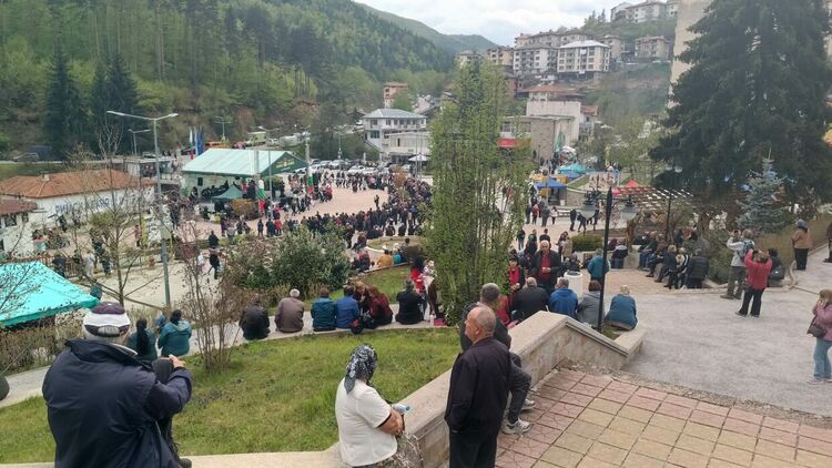 И президентът Петър Стоянов уважи празника на Баните /галерия/