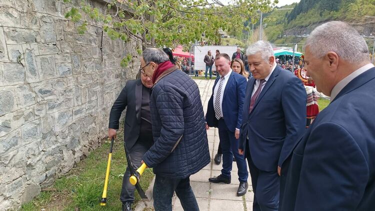 И президентът Петър Стоянов уважи празника на Баните /галерия/