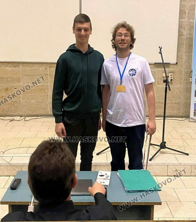 Стела Бинева е златна медалистка на Националната олимпиада по астрономия