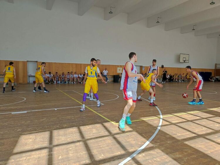 Баскетболна среща с благотворителна цел беше част от празниците в Златоград