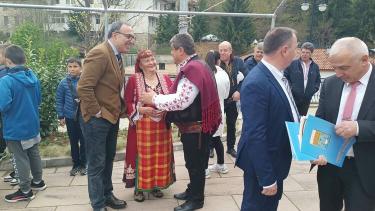 И президентът Петър Стоянов уважи празника на Баните /галерия/