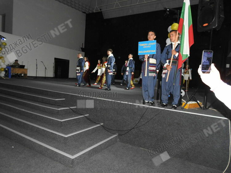 Фолклорният ансамбъл „Кърджали” спечели сърцата на публиката на престижен фестивал в Северна Македония