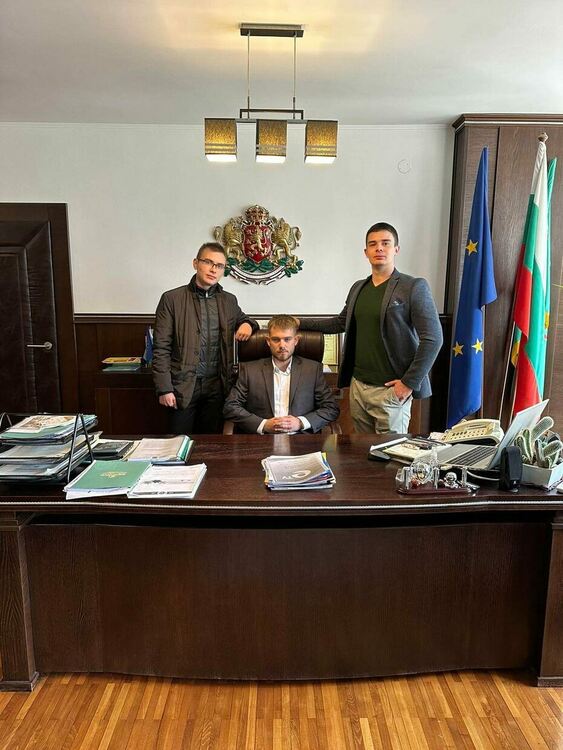 Ученици заеха ключови постове в Община Димитровград