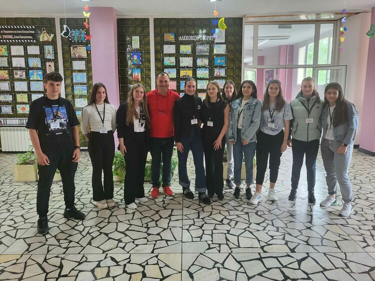 ОУ „Алеко Константинов“ имаше нов директор за ден