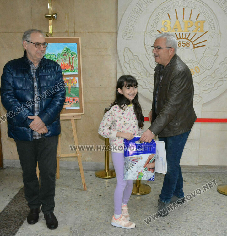 Наградиха 29 млади художници в конкурса „С очите си видях бедата“