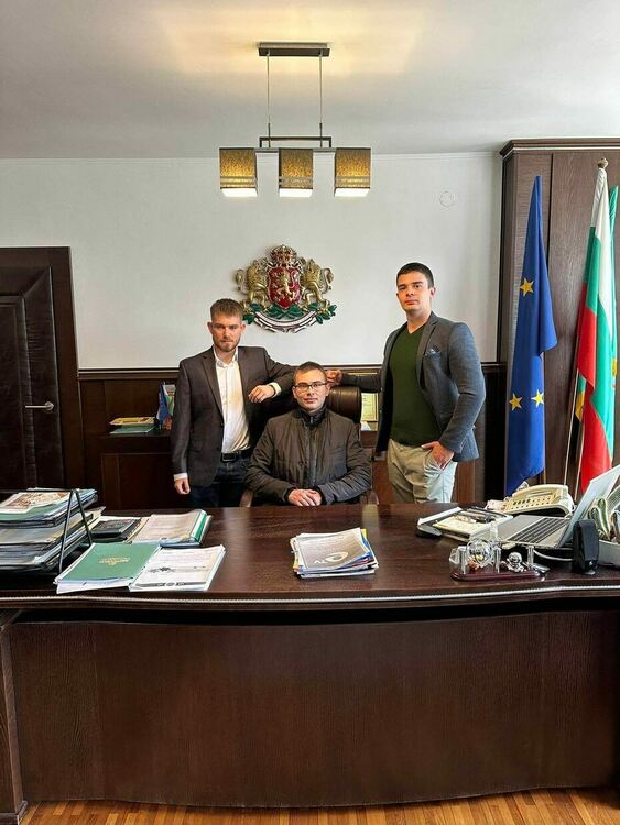 Ученици заеха ключови постове в Община Димитровград