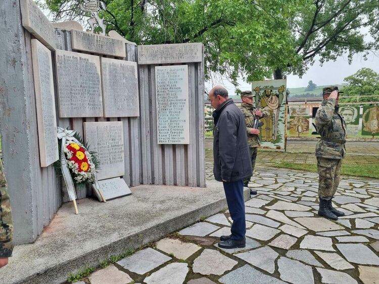 Асеновград отбеляза 9-ти май с поднасяне на цветя