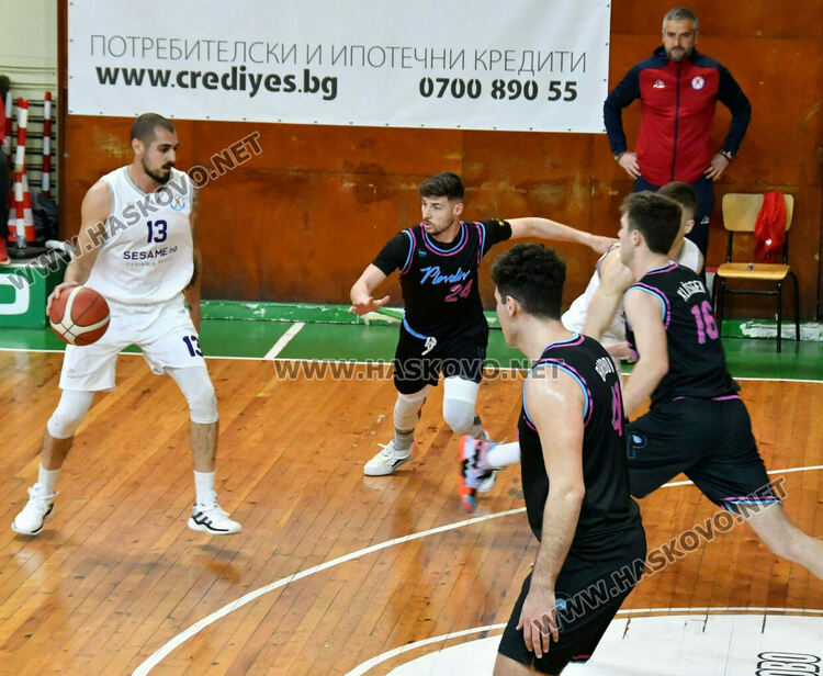 „Хасково“ излиза срещу „Пловдив мамбас“ в полуфинала на баскетболното първенство