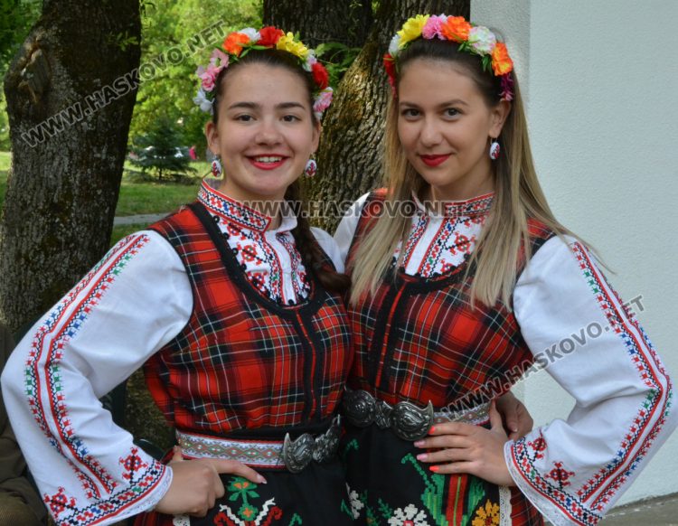 55 фолклорни групи и 95 индивидуални изпълнители в събора „Китна Тракия“ 