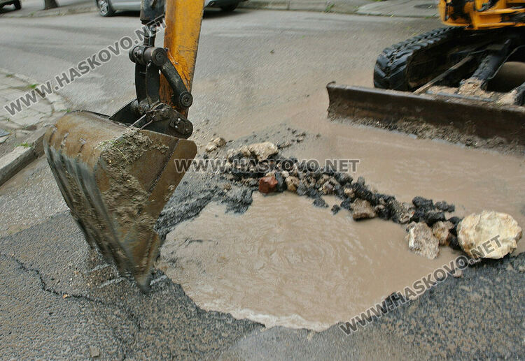 Затвориха част от ул. „Георги Кирков“ заради ВиК авария