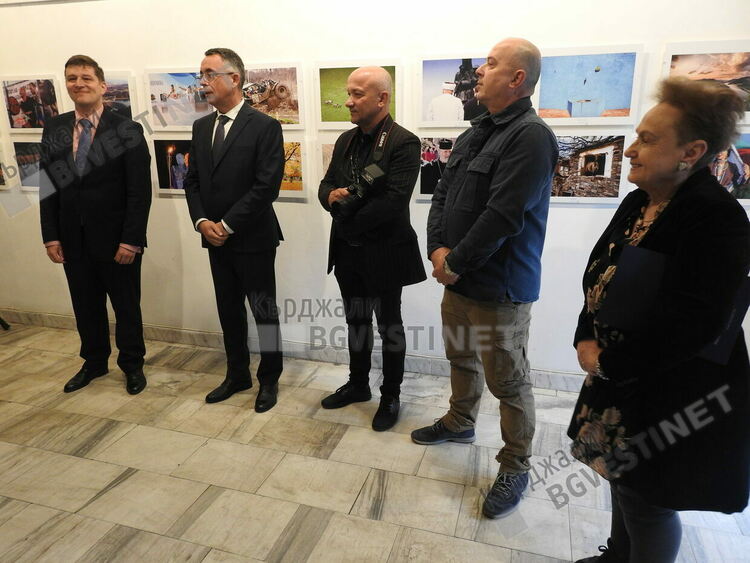 Фотографи от Кърджали с изложба в Деня на Европа