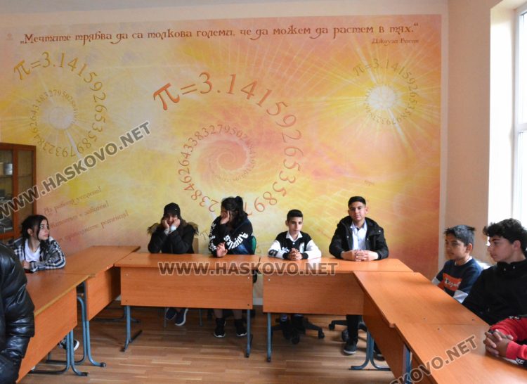 Фондация финансира обновяването на училищните стаи в с. Войводово