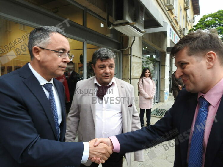 Фотографи от Кърджали с изложба в Деня на Европа