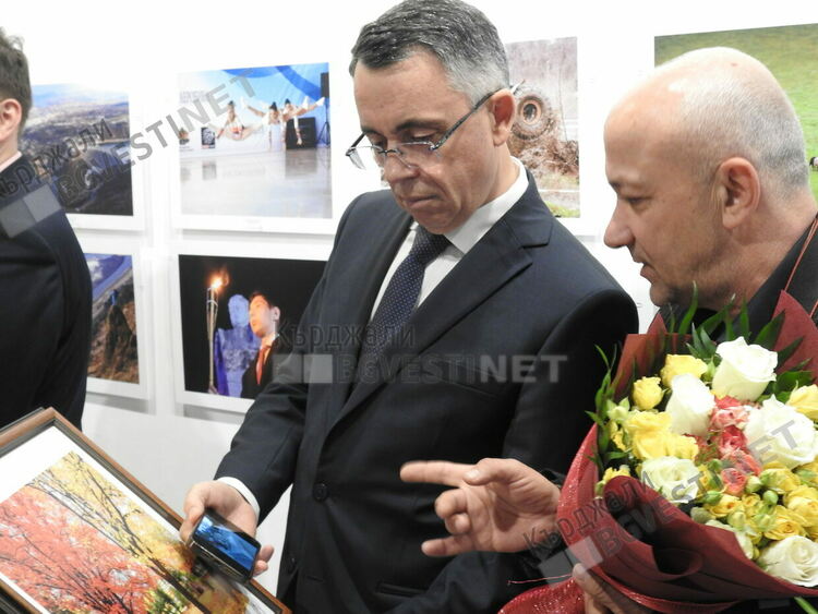 Фотографи от Кърджали с изложба в Деня на Европа