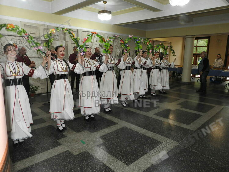 Вицепрезидентът Илияна Йотова:Радио Кърджали работи за бъдещето!