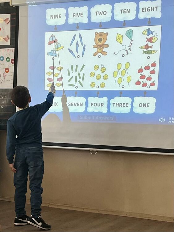 ОУ „Св. св. Кирил и Методий“ празнува патронен празник и 138 години от създаването