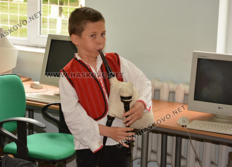 Фондация финансира обновяването на училищните стаи в с. Войводово