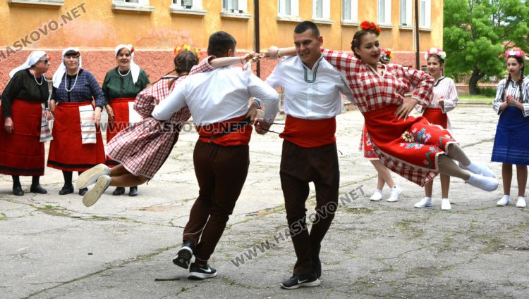 Фондация финансира обновяването на училищните стаи в с. Войводово