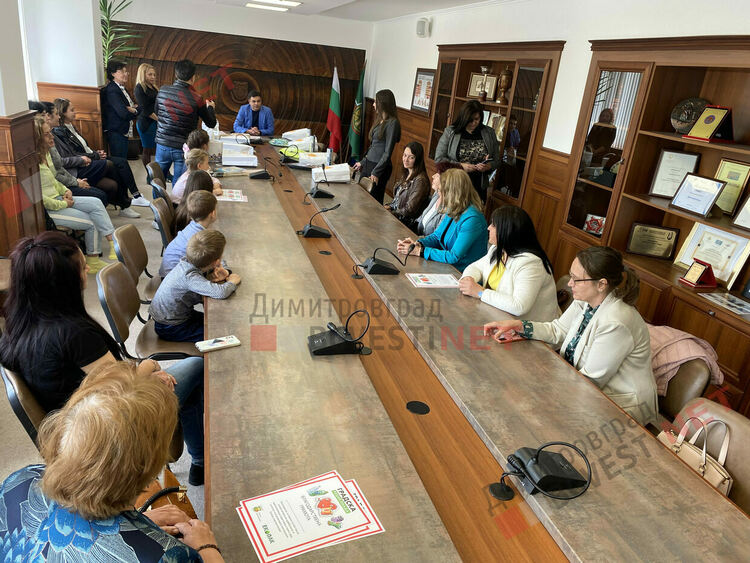 13 училища участваха в кампанията за рециклиране, победителят предаде 905кг, а друго школо - 9кг