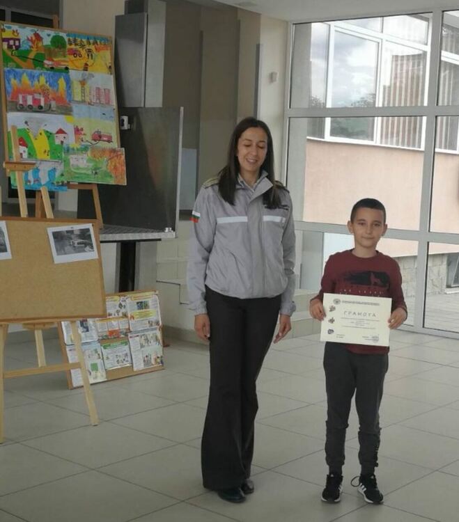 Подаръци за ученици от „Шандор Петьофи“ за знания и умения за природни бедствия