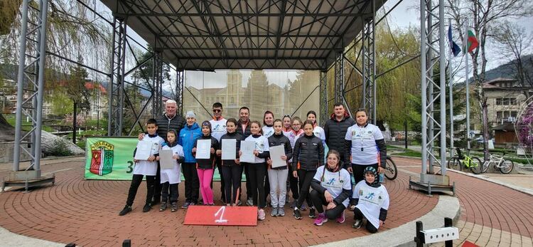 Екатерина Дафовска организира демонстрация по стрелба с лазерно оръжие в родния си град 