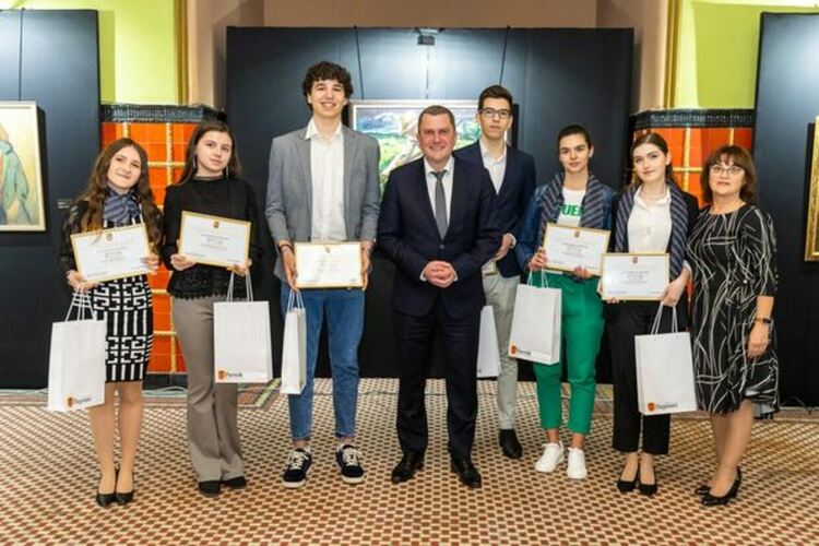 СУРИЧЕ „Д-р Петър Берон“ отпразнува 40 години