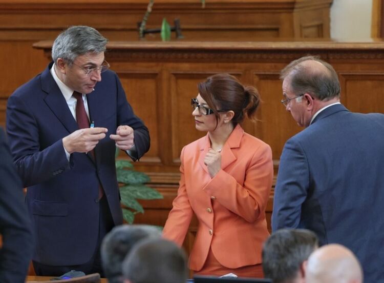 Карадайъ: Длъжни сме да намерим политическа формула за управление