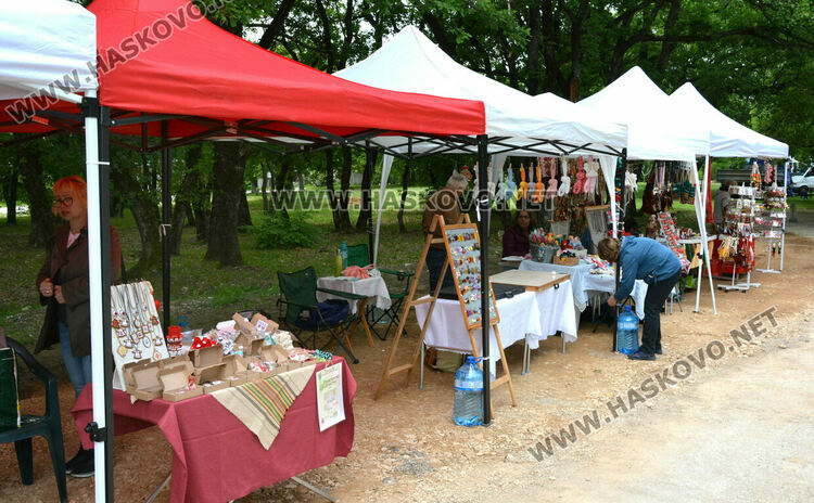 Позиционираха два етнокъта и занаятчийски ръкоделия на старта на „Китна Тракия“
