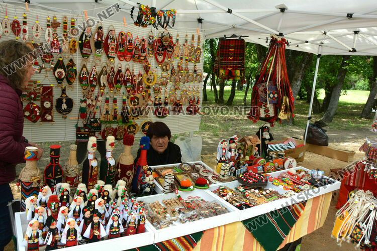 Позиционираха два етнокъта и занаятчийски ръкоделия на старта на „Китна Тракия“