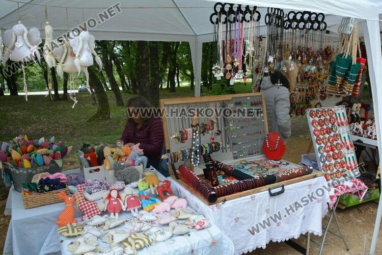 Позиционираха два етнокъта и занаятчийски ръкоделия на старта на „Китна Тракия“