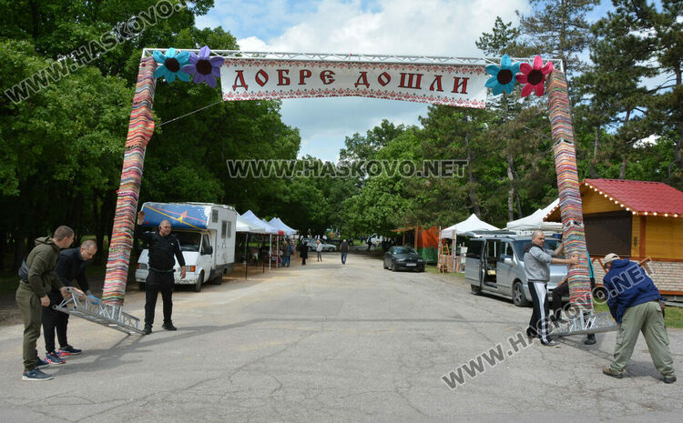 Позиционираха два етнокъта и занаятчийски ръкоделия на старта на „Китна Тракия“