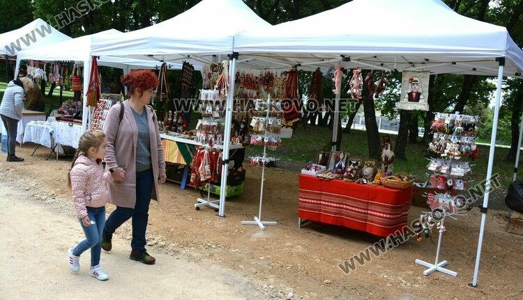Позиционираха два етнокъта и занаятчийски ръкоделия на старта на „Китна Тракия“