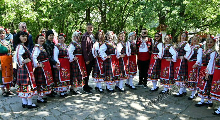 Танцов клуб „Балкан“ от Одрин даде старт на конкурсната програма на „Китна Тракия пее и танцува“